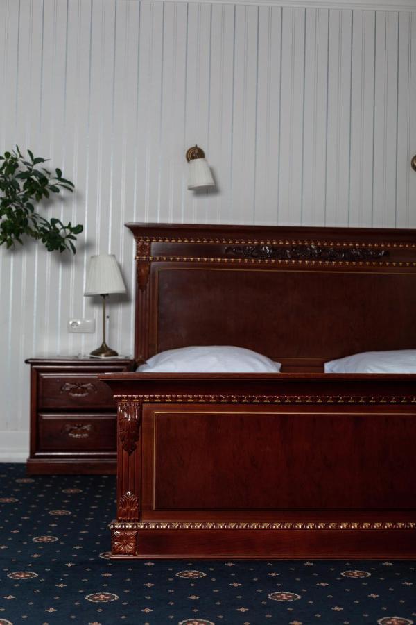 Hotel Aristocrat Czerniowce Zewnętrze zdjęcie