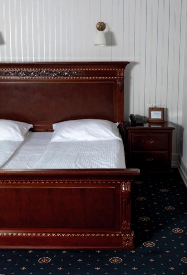 Hotel Aristocrat Czerniowce Zewnętrze zdjęcie