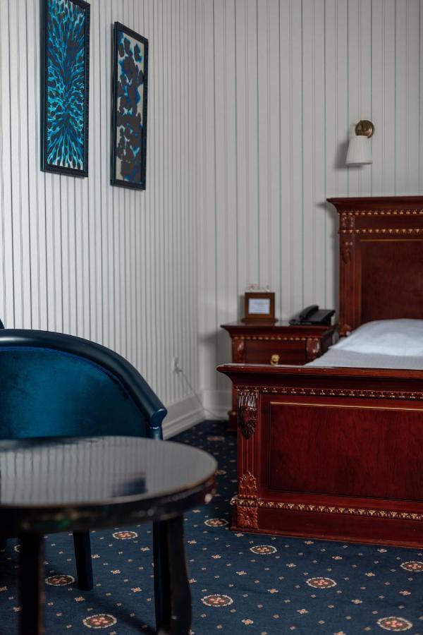 Hotel Aristocrat Czerniowce Zewnętrze zdjęcie