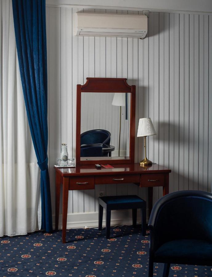 Hotel Aristocrat Czerniowce Zewnętrze zdjęcie