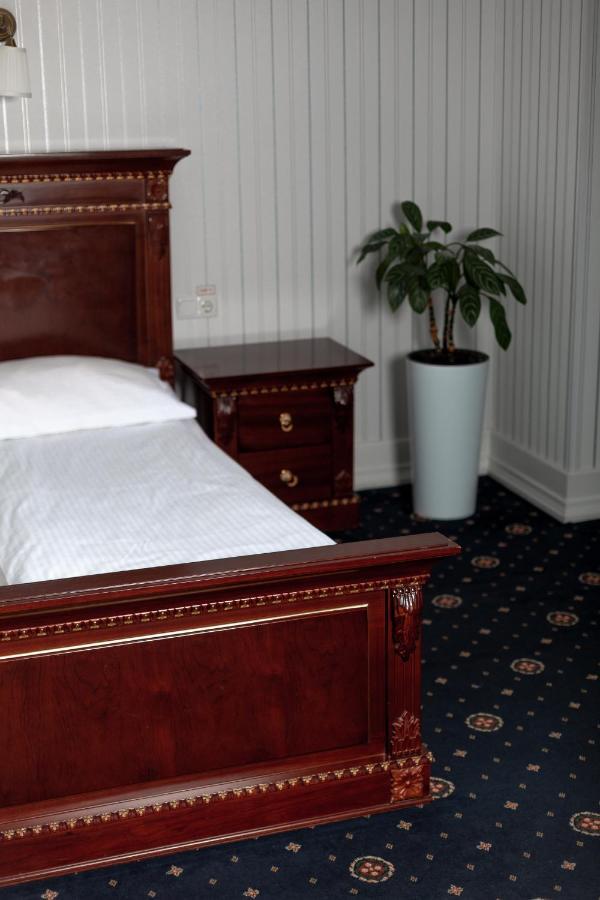 Hotel Aristocrat Czerniowce Zewnętrze zdjęcie