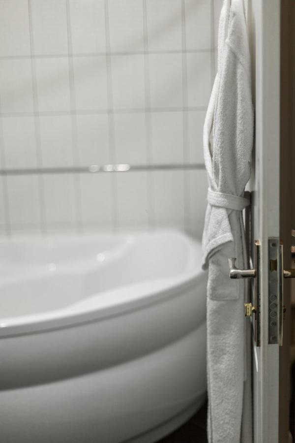 Hotel Aristocrat Czerniowce Zewnętrze zdjęcie