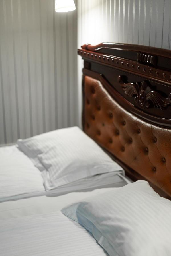 Hotel Aristocrat Czerniowce Zewnętrze zdjęcie