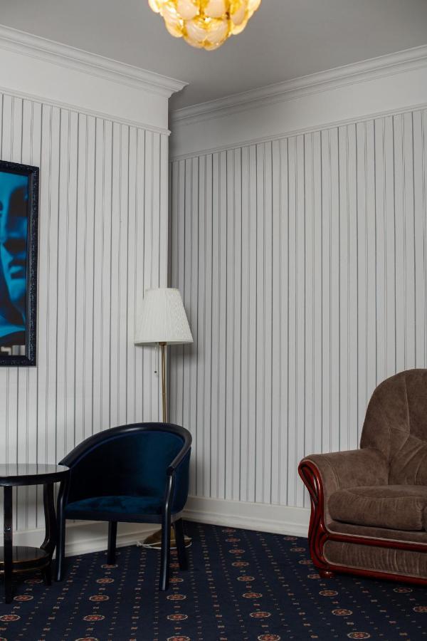 Hotel Aristocrat Czerniowce Zewnętrze zdjęcie