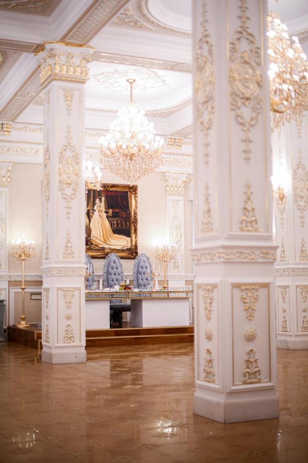 Hotel Aristocrat Czerniowce Zewnętrze zdjęcie