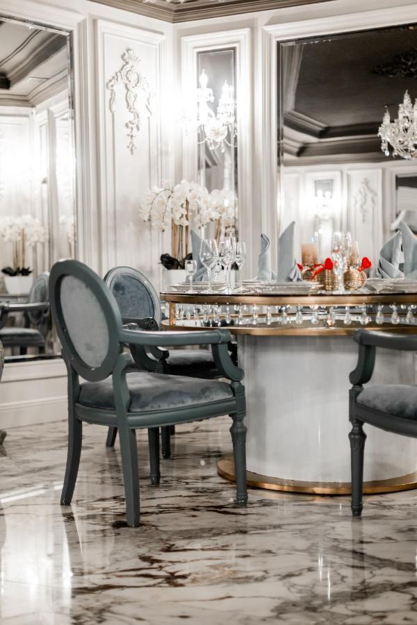 Hotel Aristocrat Czerniowce Zewnętrze zdjęcie