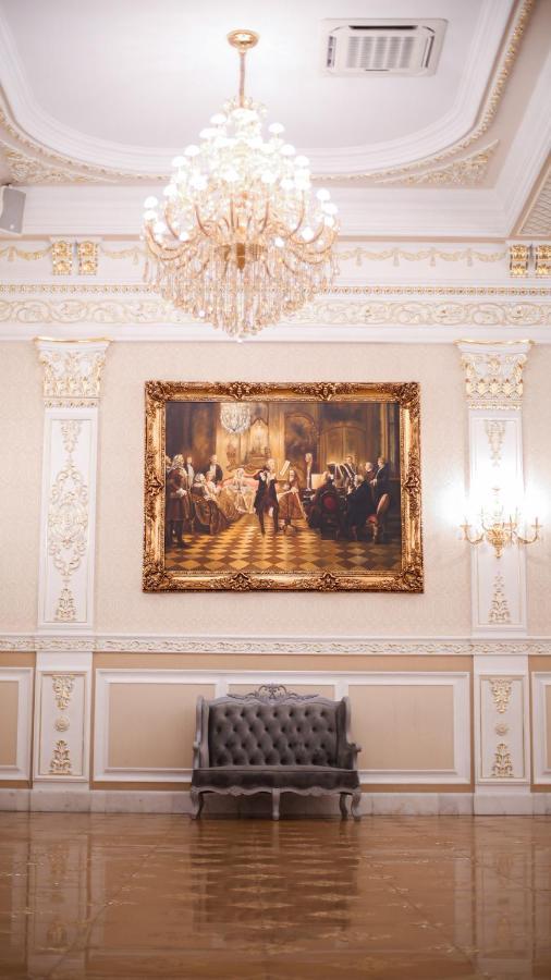 Hotel Aristocrat Czerniowce Zewnętrze zdjęcie