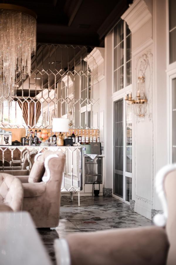 Hotel Aristocrat Czerniowce Zewnętrze zdjęcie