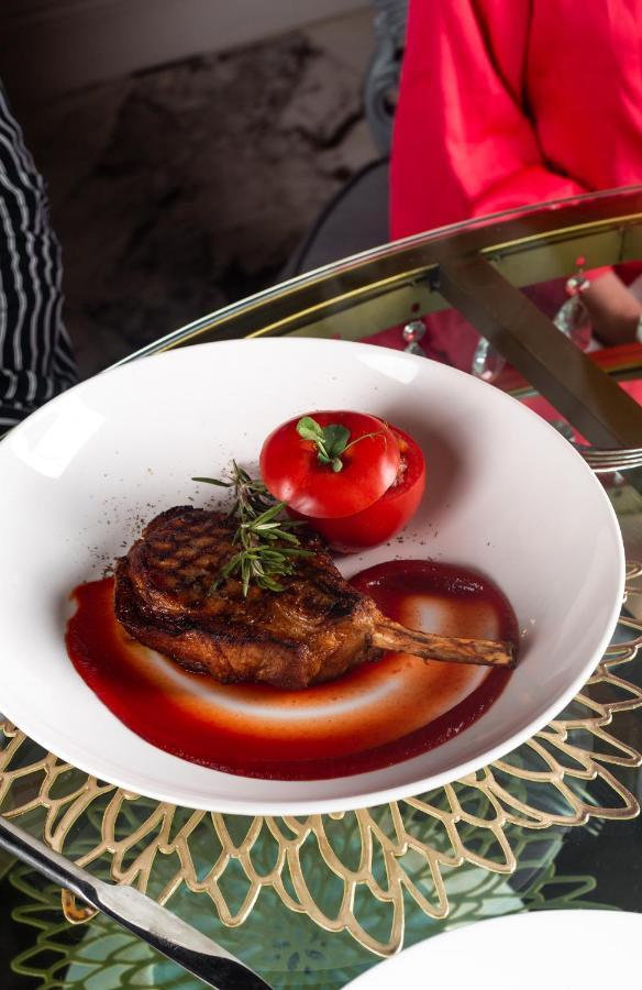 Hotel Aristocrat Czerniowce Zewnętrze zdjęcie